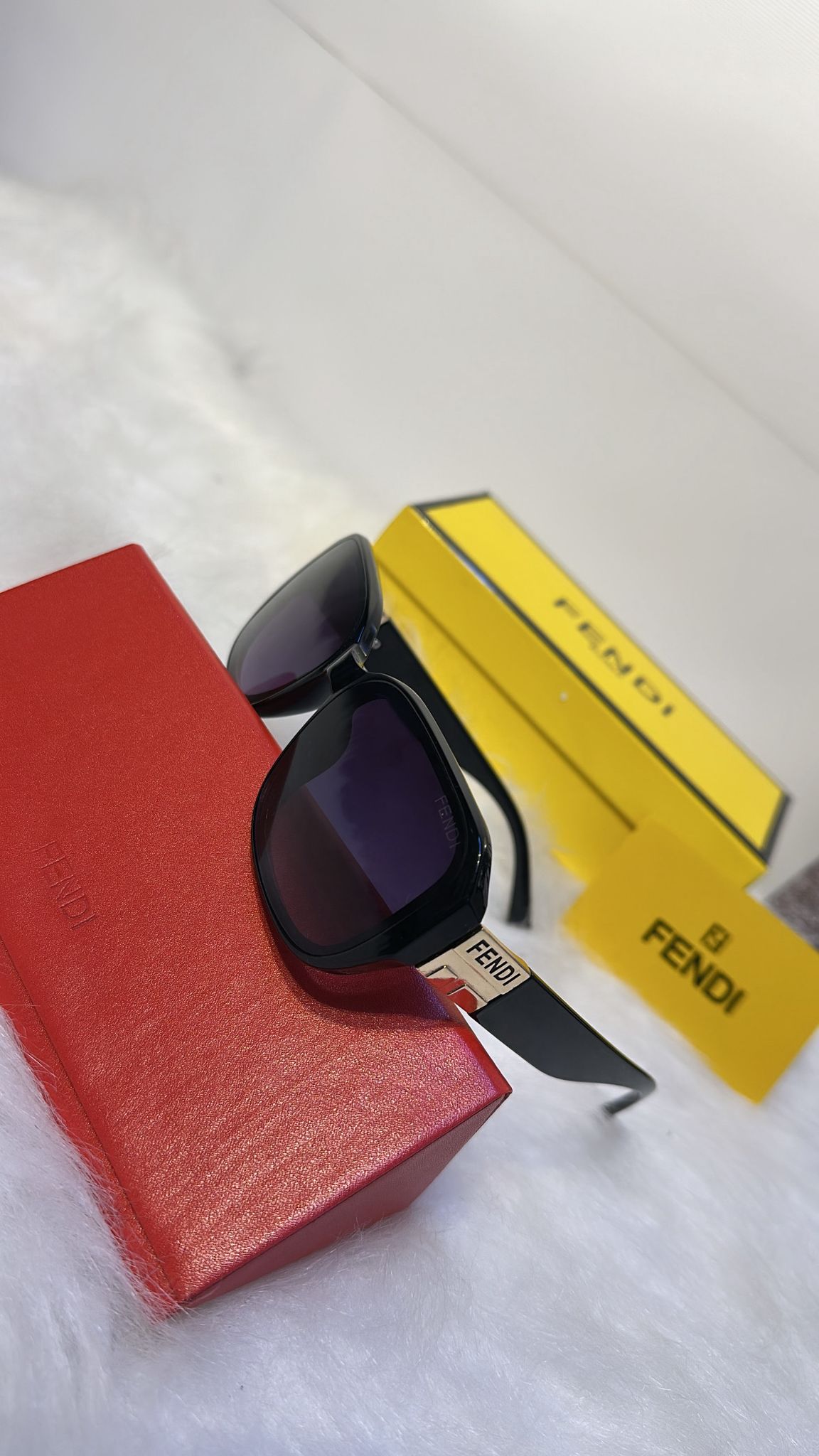 FENDİ KEMİK SİYAH ORİJİNAL